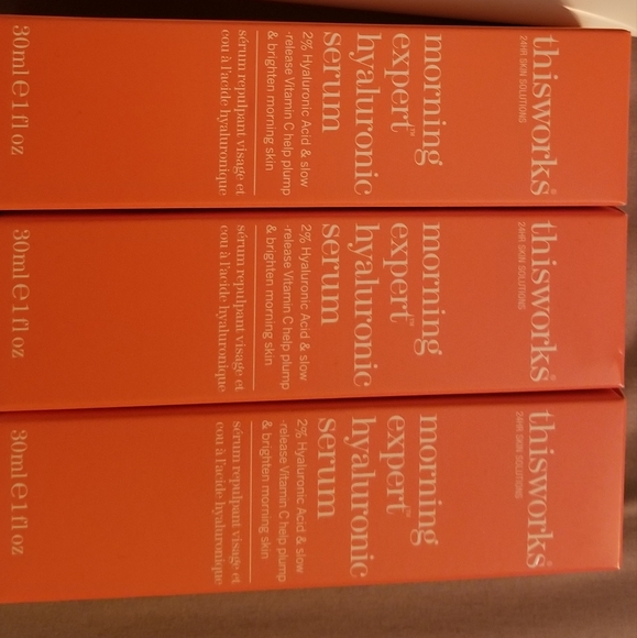 ThisWorks Morning Expert Hyaluronic Serum + VitC - Picture 4 of 4